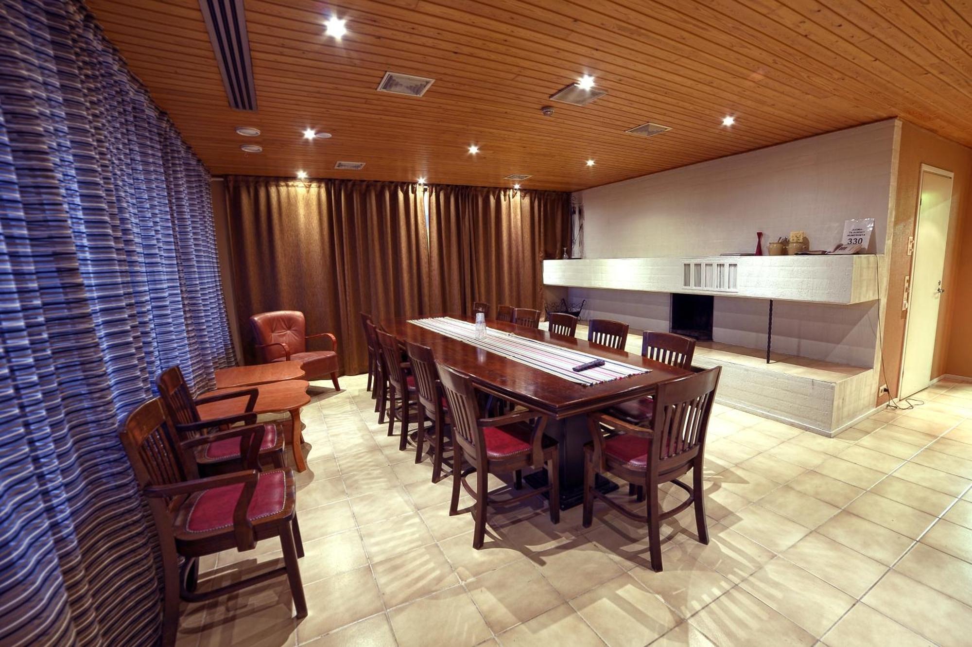 Hotel Lapuahovi Екстер'єр фото