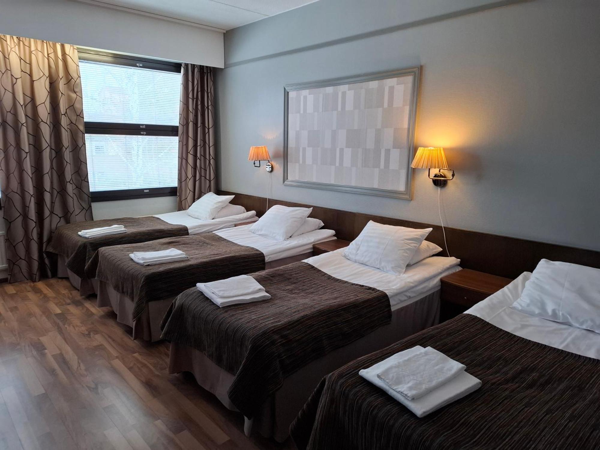 Hotel Lapuahovi Екстер'єр фото
